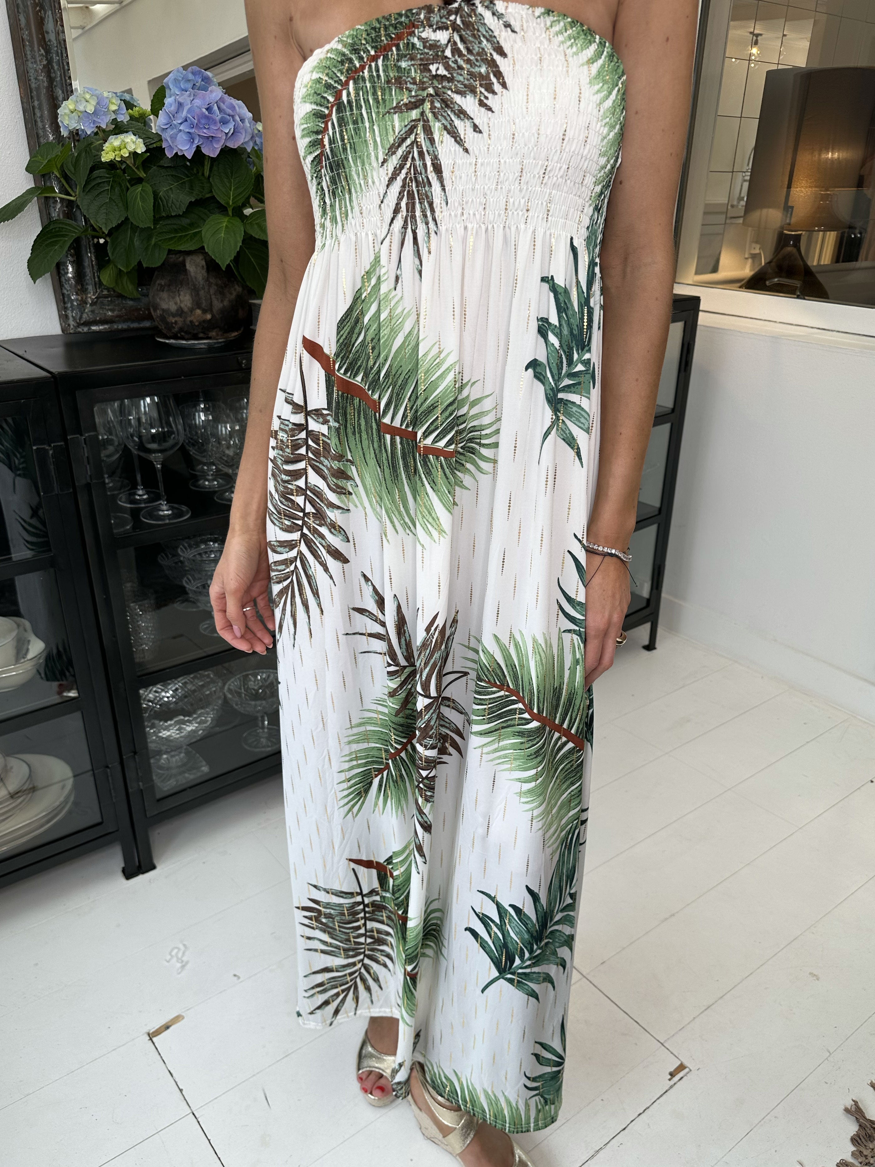 Mitsi Palm Long - Elastisk klänning med tryck och gulddetaljer